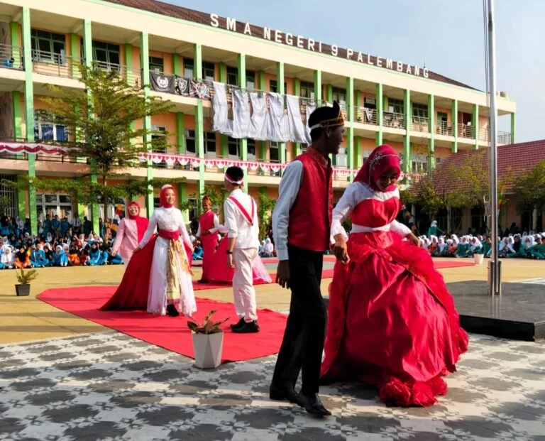 Parade dan Lomba Seru Meriahkan HUT RI ke-80 di SMAN 9 Palembang 2025
